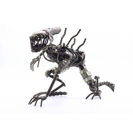 46 cm Scrap Metal Alien Crawling